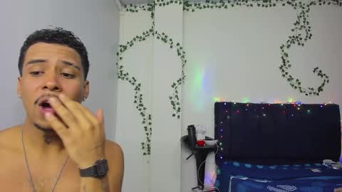 venus_boy2 online show from 11/13/25, 03:16