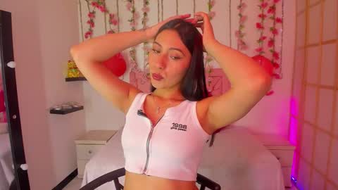 Snapshot of venus_latin_01 chatting on 11/13/25, 07:57 Mary online show from 11/13/25, 07:57