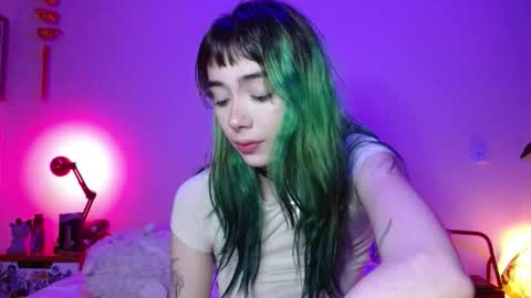 Snapshot of venuss6666 chatting on 11/13/25, 02:21 Venus online show from 11/13/25, 02:21