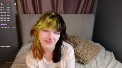 Erica online show from 11/06/25, 08:21