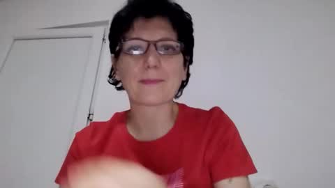 Snapshot of vera_elle chatting on 10/07/25, 08:39 Vera online show from 10/07/25, 08:39