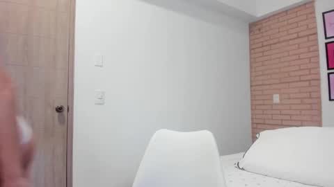 Snapshot of vera_fernandez chatting on 01/29/25, 10:53 Vera online show from 01/29/25, 10:53