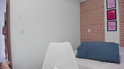 Snapshot of vera_fernandez chatting on 02/06/25, 10:43 Vera online show from 02/06/25, 10:43