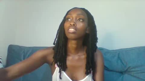 Snapshot of verabright chatting on 09/22/25, 09:28 verabright online show from 09/22/25, 09:28