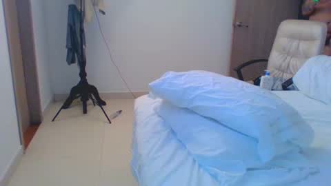 Snapshot of vergagolosa22 chatting on 01/19/25, 12:28 vergagolosa22 online show from 01/19/25, 12:28