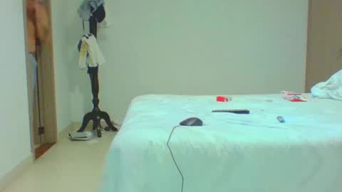 Snapshot of vergagolosa22 chatting on 03/03/25, 02:15 vergagolosa22 online show from 03/03/25, 02:15