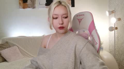 Mia online show from 10/26/25, 06:30