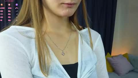 Olivia online show from 11/08/25, 02:01