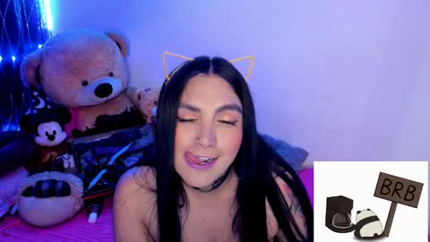 Snapshot of vero_jhonson chatting on 01/07/25, 06:38  karolina online show from 01/07/25, 06:38