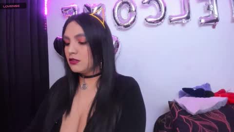 Snapshot of vero_jhonson chatting on 02/13/25, 03:29  karolina online show from 02/13/25, 03:29