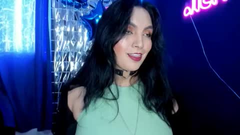 Snapshot of vero_jhonson chatting on 09/20/25, 03:46  karolina online show from 09/20/25, 03:46