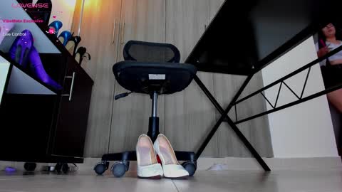 Snapshot of vero_starxx chatting on 09/23/25, 08:12 Goddess Veronica online show from 09/23/25, 08:12