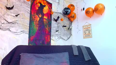 Vero online show from 10/28/25, 03:10