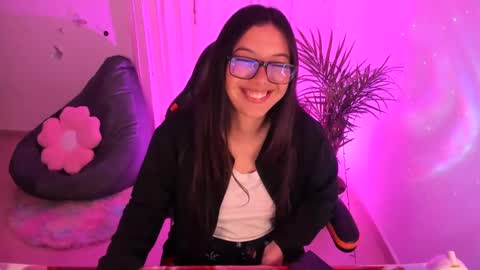 Snapshot of verolake chatting on 02/21/25, 01:33 Verolake online show from 02/21/25, 01:33