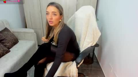 Snapshot of veromars_ chatting on 10/09/25, 12:52 Catalina online show from 10/09/25, 12:52