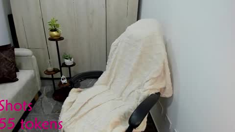 Snapshot of veromars_ chatting on 10/30/25, 02:46 Catalina online show from 10/30/25, 02:46