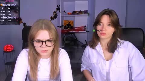 Snapshot of veronica_bubble chatting on 10/25/25, 07:19 Ronni online show from 10/25/25, 07:19