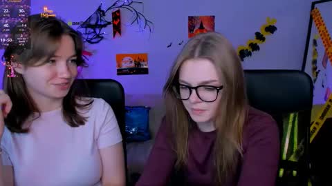 Snapshot of veronica_bubble chatting on 10/28/25, 08:22 Ronni online show from 10/28/25, 08:22