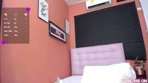 Veronica online show from 03/10/25, 03:41