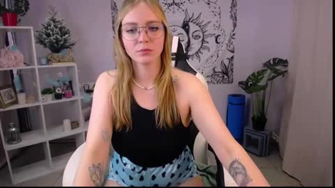 Snapshot of veronicaandersen chatting on 02/02/25, 06:26 VERONICA online show from 02/02/25, 06:26
