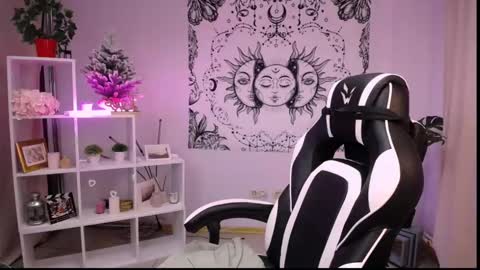 Snapshot of veronicaandersen chatting on 02/13/25, 03:35 VERONICA online show from 02/13/25, 03:35