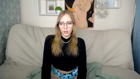 Snapshot of veronicaandersen chatting on 02/14/25, 09:24 VERONICA online show from 02/14/25, 09:24