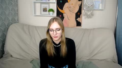 Snapshot of veronicaandersen chatting on 02/14/25, 12:57 VERONICA online show from 02/14/25, 12:57