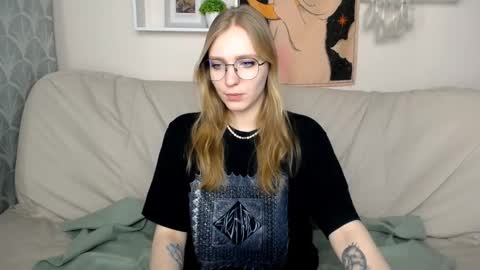 Snapshot of veronicaandersen chatting on 02/21/25, 03:34 VERONICA online show from 02/21/25, 03:34
