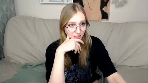 Snapshot of veronicaandersen chatting on 02/21/25, 06:40 VERONICA online show from 02/21/25, 06:40