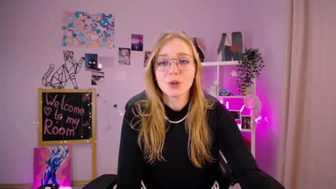 Snapshot of veronicaandersen chatting on 02/23/25, 06:23 VERONICA online show from 02/23/25, 06:23
