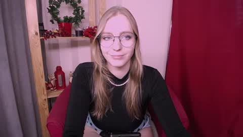 Snapshot of veronicaandersen chatting on 03/12/25, 03:35 VERONICA online show from 03/12/25, 03:35