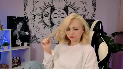 Snapshot of veronicaandersen chatting on 09/16/25, 04:35 VERONICA online show from 09/16/25, 04:35