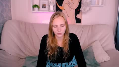 Snapshot of veronicaandersen chatting on 09/23/25, 11:13 VERONICA online show from 09/23/25, 11:13