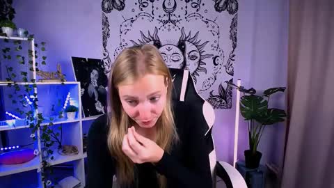 Snapshot of veronicaandersen chatting on 09/24/25, 02:48 VERONICA online show from 09/24/25, 02:48