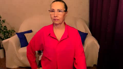 Veronica online show from 10/28/25, 04:09