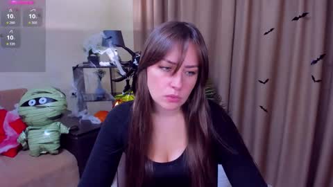 Veronica online show from 10/25/25, 10:01