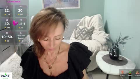Helen online show from 10/21/25, 07:42