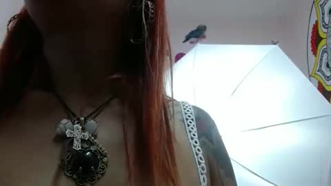 Snapshot of veronicaqueen2 chatting on 09/17/25, 08:54 veronicaqueen2 online show from 09/17/25, 08:54