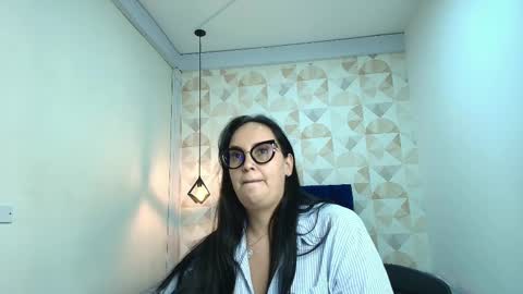 Snapshot of veroniicabbw chatting on 02/15/25, 06:44 veroniicabbw online show from 02/15/25, 06:44