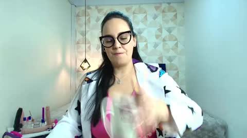 Snapshot of veroniicabbw chatting on 02/19/25, 12:11 veroniicabbw online show from 02/19/25, 12:11