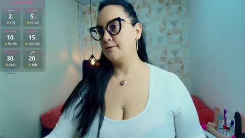 Snapshot of veroniicabbw chatting on 03/10/25, 11:53 veroniicabbw online show from 03/10/25, 11:53
