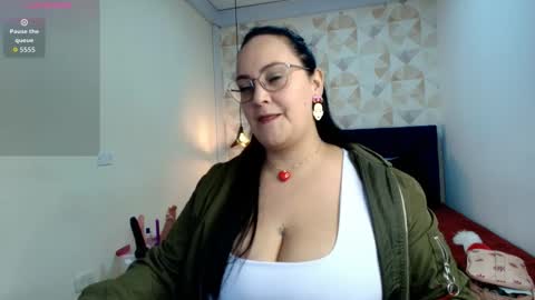 Snapshot of veroniicabbw chatting on 10/02/25, 12:12 veroniicabbw online show from 10/02/25, 12:12