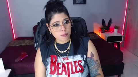 Snapshot of veronika_metalstar chatting on 01/28/25, 01:29 Miss Veronika online show from 01/28/25, 01:29