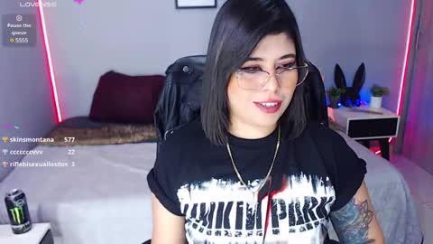 Snapshot of veronika_metalstar chatting on 02/15/25, 02:11 Miss Veronika online show from 02/15/25, 02:11