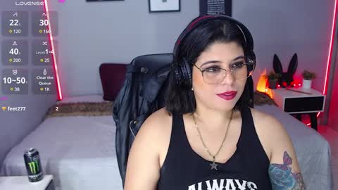 Snapshot of veronika_metalstar chatting on 02/19/25, 01:17 Miss Veronika online show from 02/19/25, 01:17