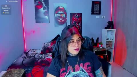 Snapshot of veronika_metalstar chatting on 09/22/25, 04:36 Miss Veronika online show from 09/22/25, 04:36