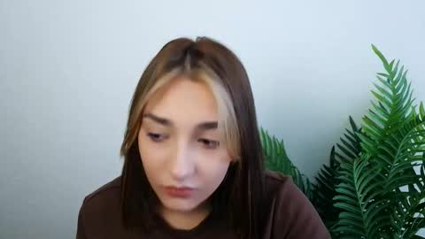 Ana online show from 10/25/25, 07:49