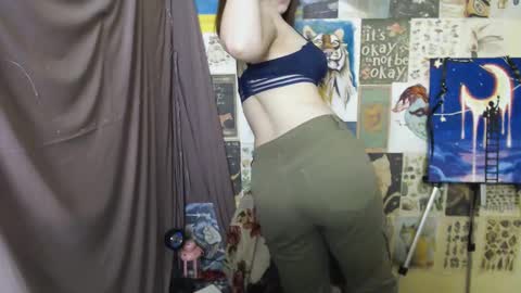 Snapshot of veryveryvery_shy chatting on 03/06/25, 09:58 veryveryvery_shy online show from 03/06/25, 09:58