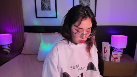 Snapshot of vi_anaya chatting on 10/17/25, 11:35 Anaya online show from 10/17/25, 11:35