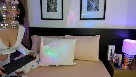 Snapshot of vi_anaya chatting on 11/09/25, 11:30 Anaya online show from 11/09/25, 11:30